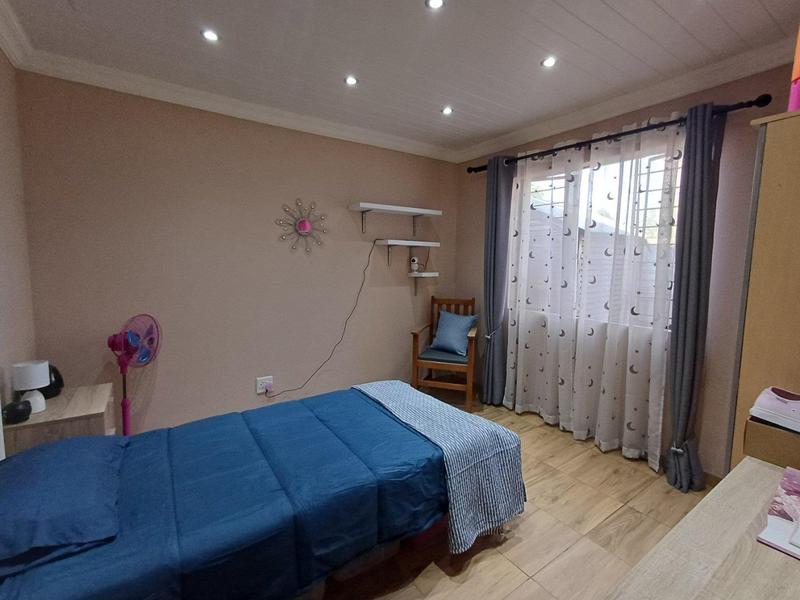 5 Bedroom Property for Sale in Claremont Western Cape